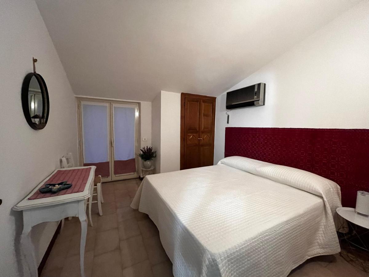 Cala Gonone Holiday Flats מראה חיצוני תמונה